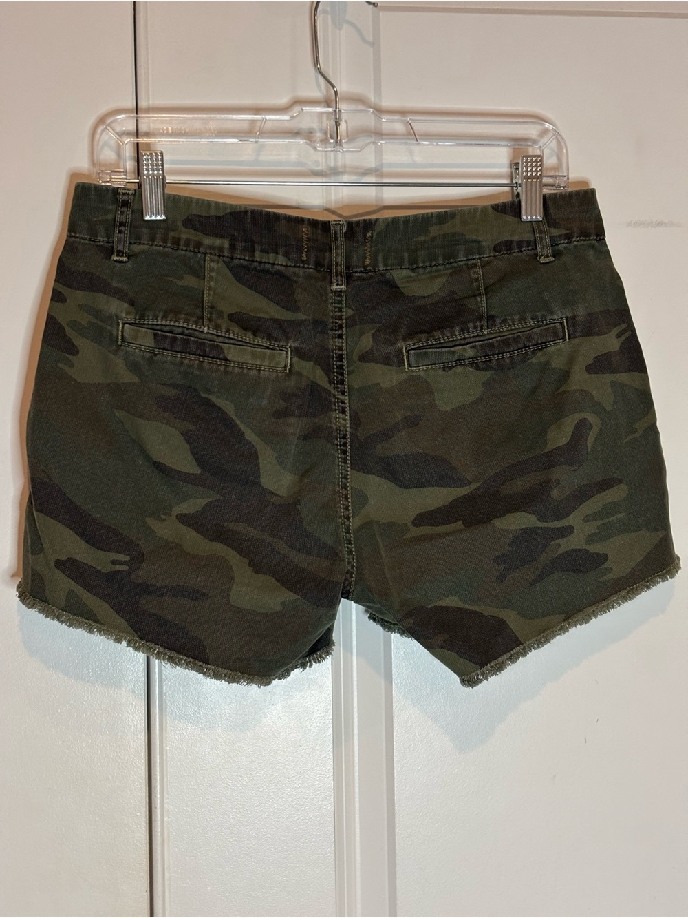 Sundry Camo Red Stripe Cut Off Shorts 28 - Picture 4 of 7